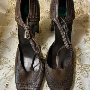 Elegant Brown Women's Heels